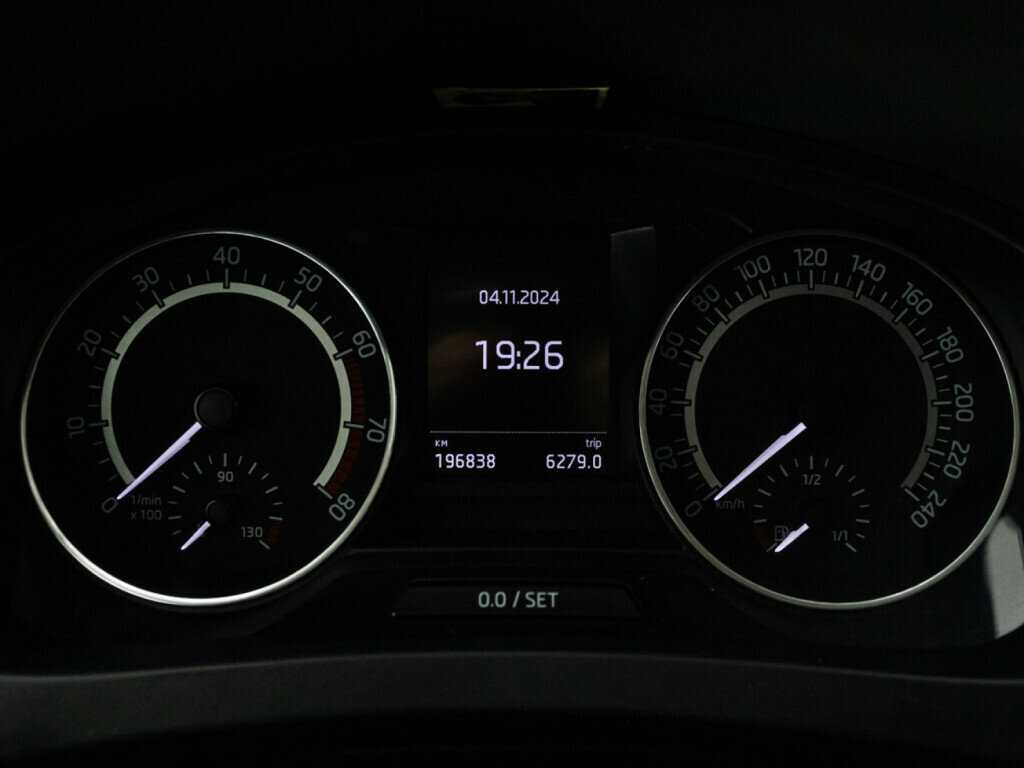 Skoda Rapid с пробегом — 2016 год. Фото: #11