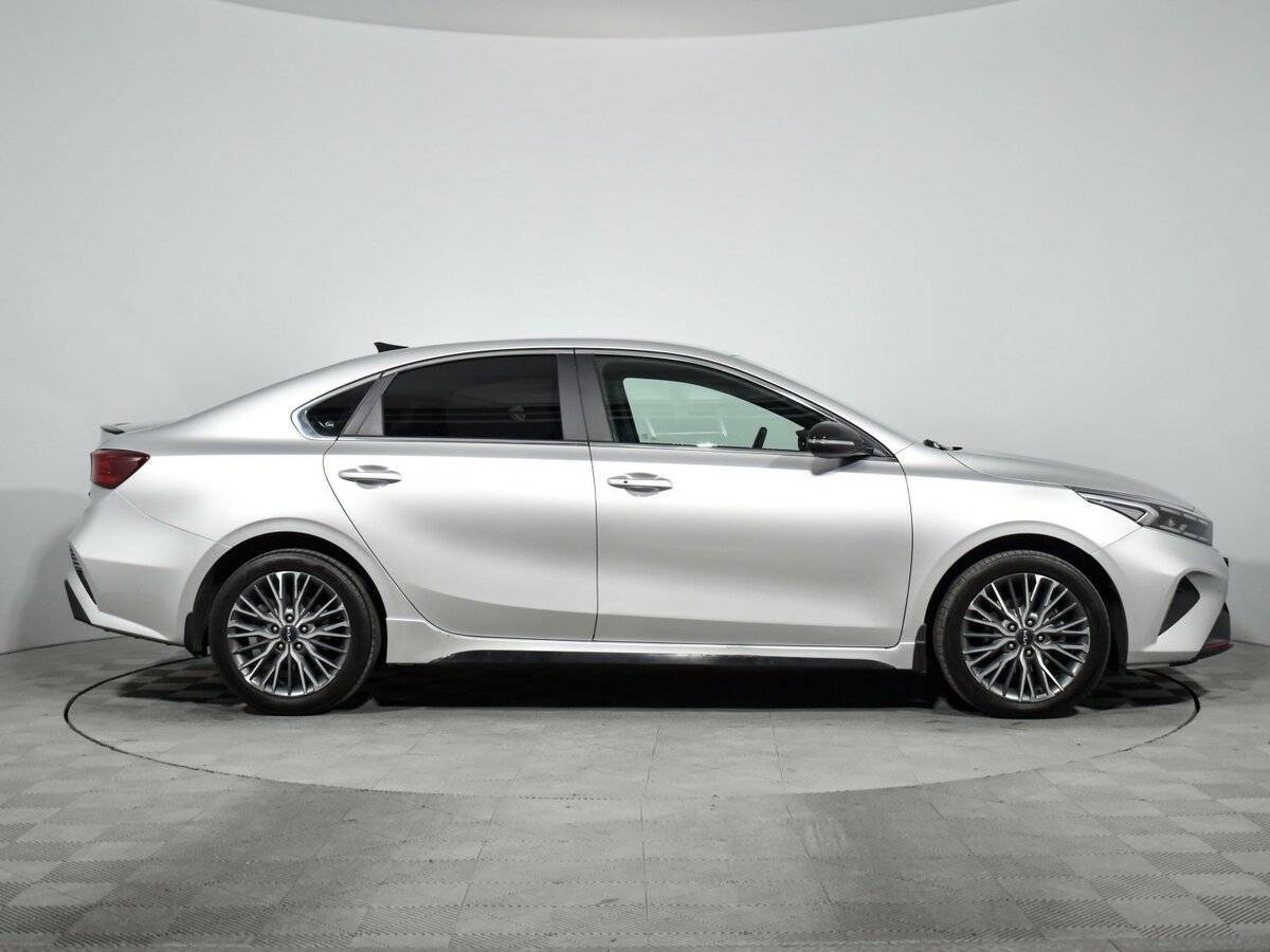 Kia Cerato с пробегом — 2022 год. Фото: #3