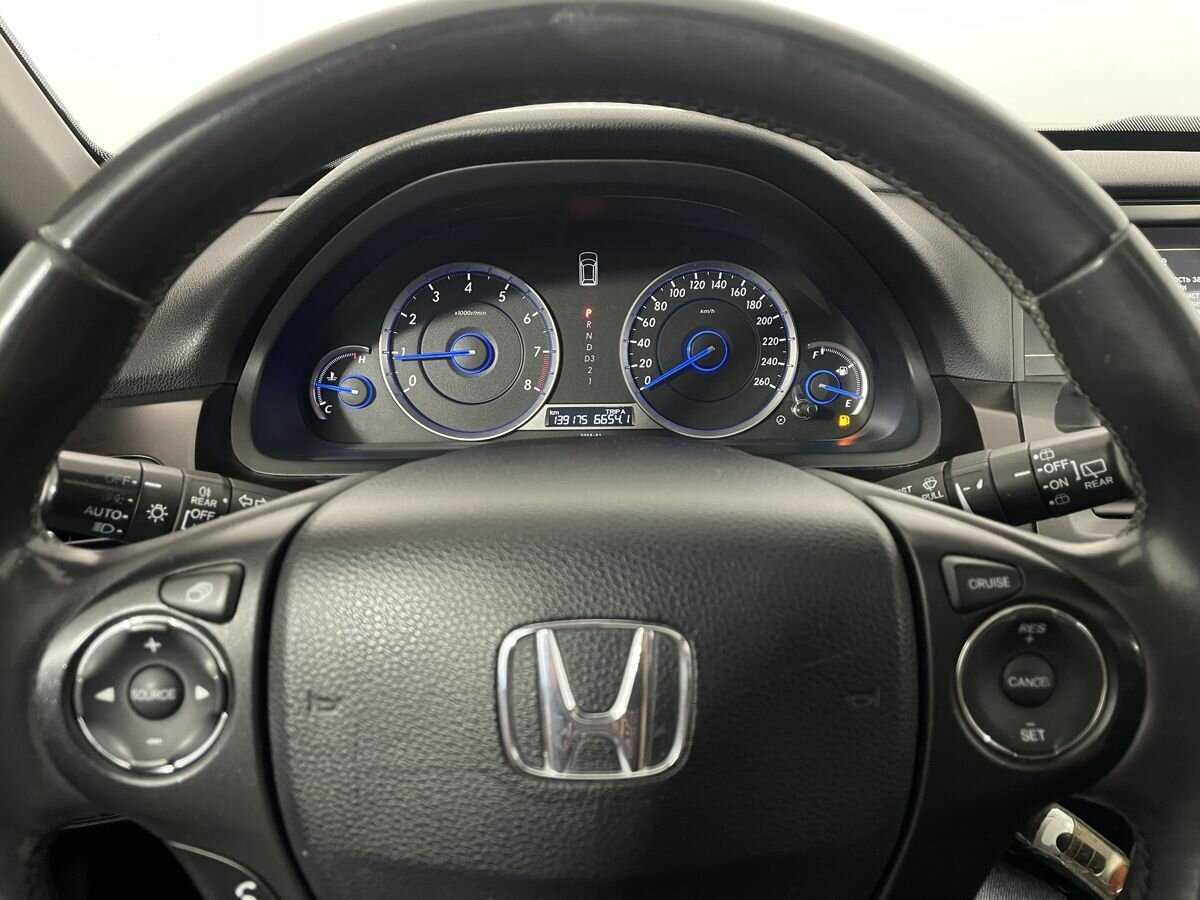 Honda Crosstour с пробегом — 2014 год. Фото: #10