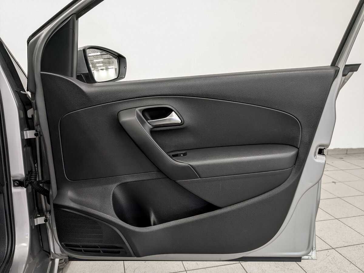 Volkswagen Polo с пробегом — 2018 год. Фото: #22