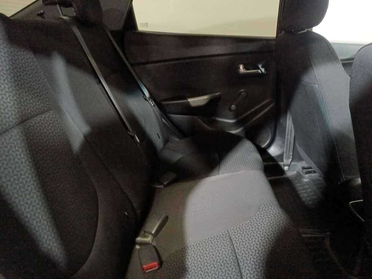 Kia Rio с пробегом — 2012 год. Фото: #10