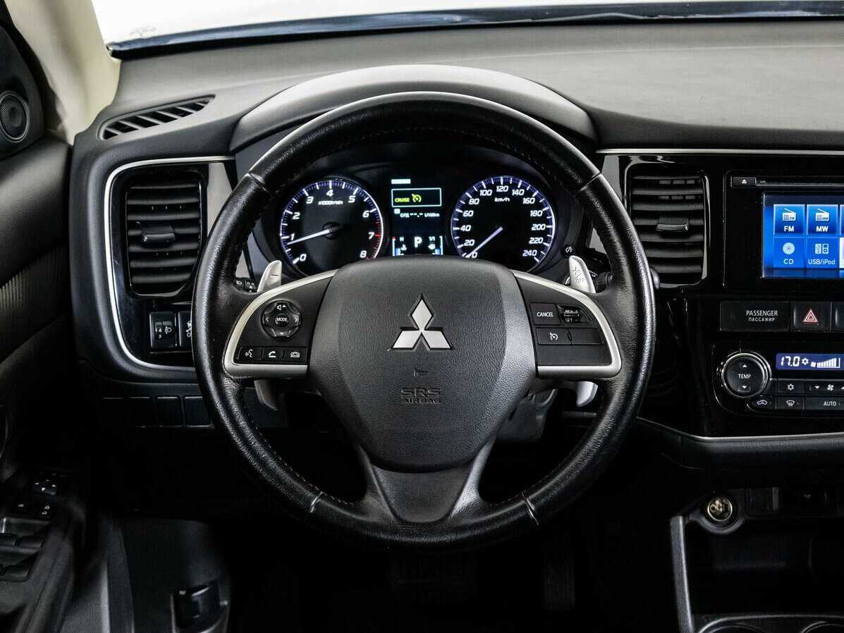 Mitsubishi Outlander с пробегом — 2014 год. Фото: #11