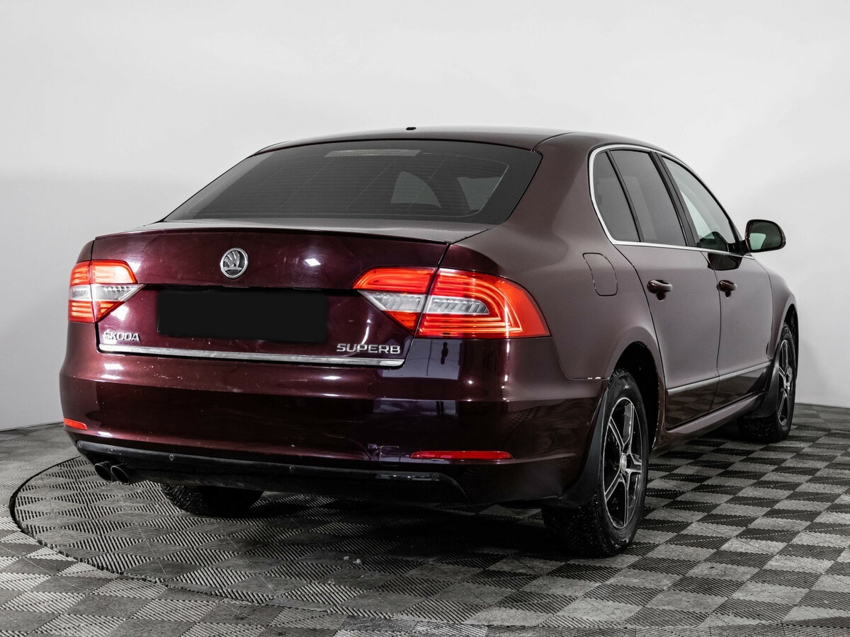 Skoda Superb с пробегом — 2014 год. Фото: #3
