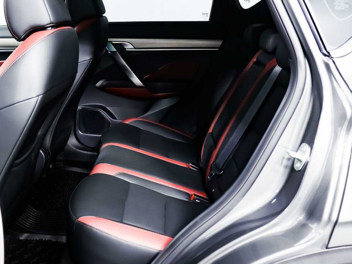 Geely Coolray с пробегом — 2022 год. Фото: #9