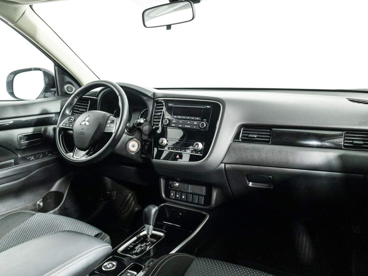 Mitsubishi Outlander с пробегом — 2022 год. Фото: #8