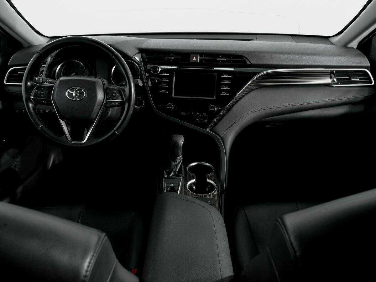Toyota Camry с пробегом — 2019 год. Фото: #11