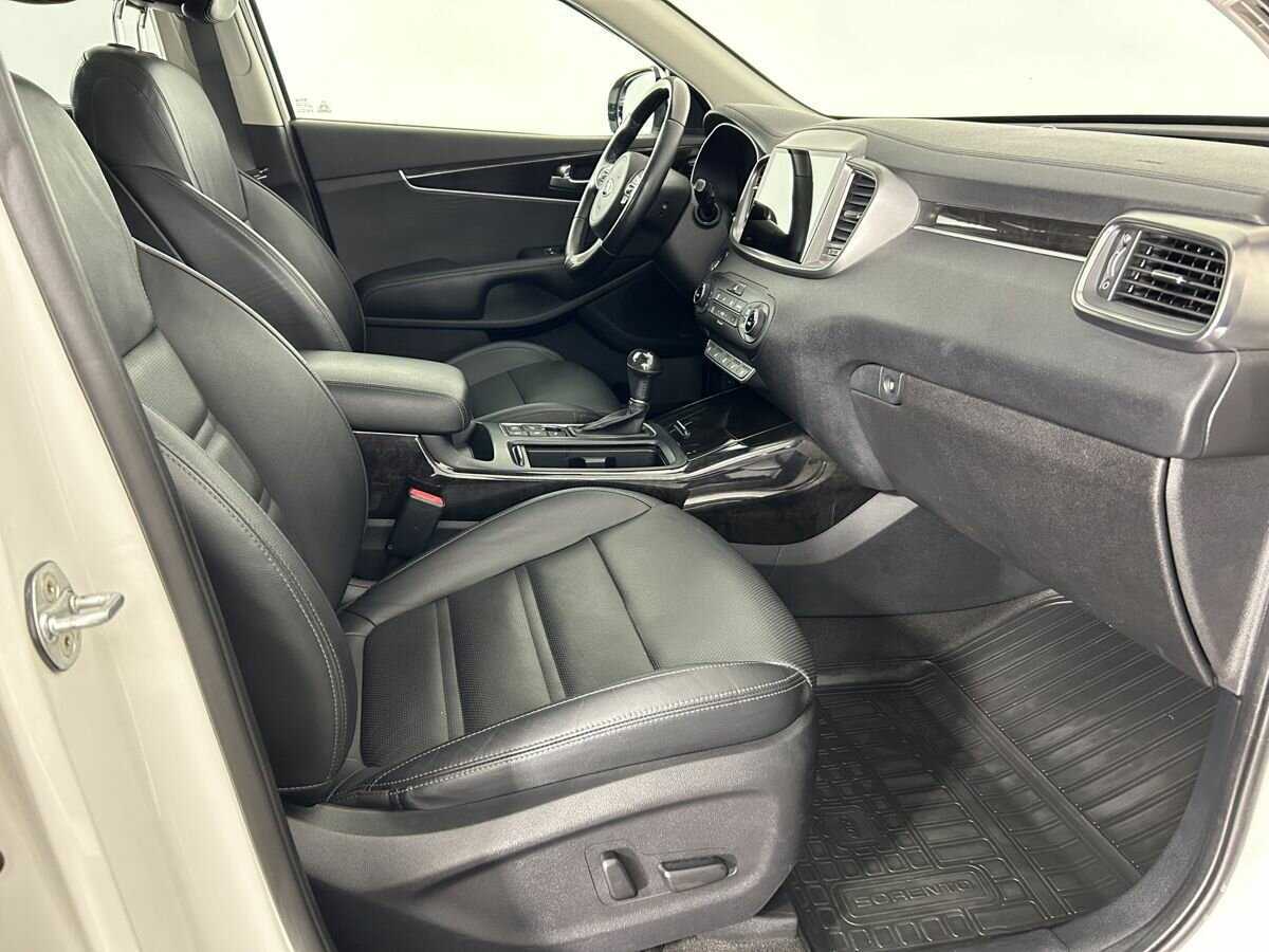 Kia Sorento с пробегом — 2017 год. Фото: #13