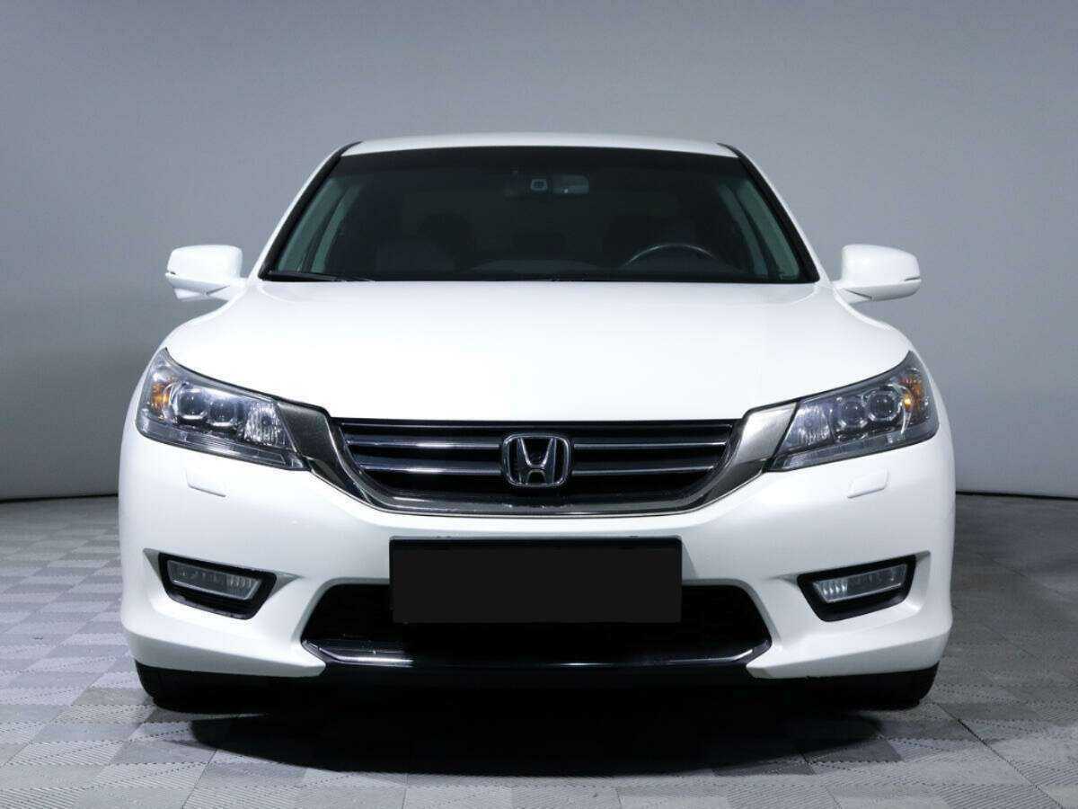 Honda Accord с пробегом — 2013 год. Фото: #1
