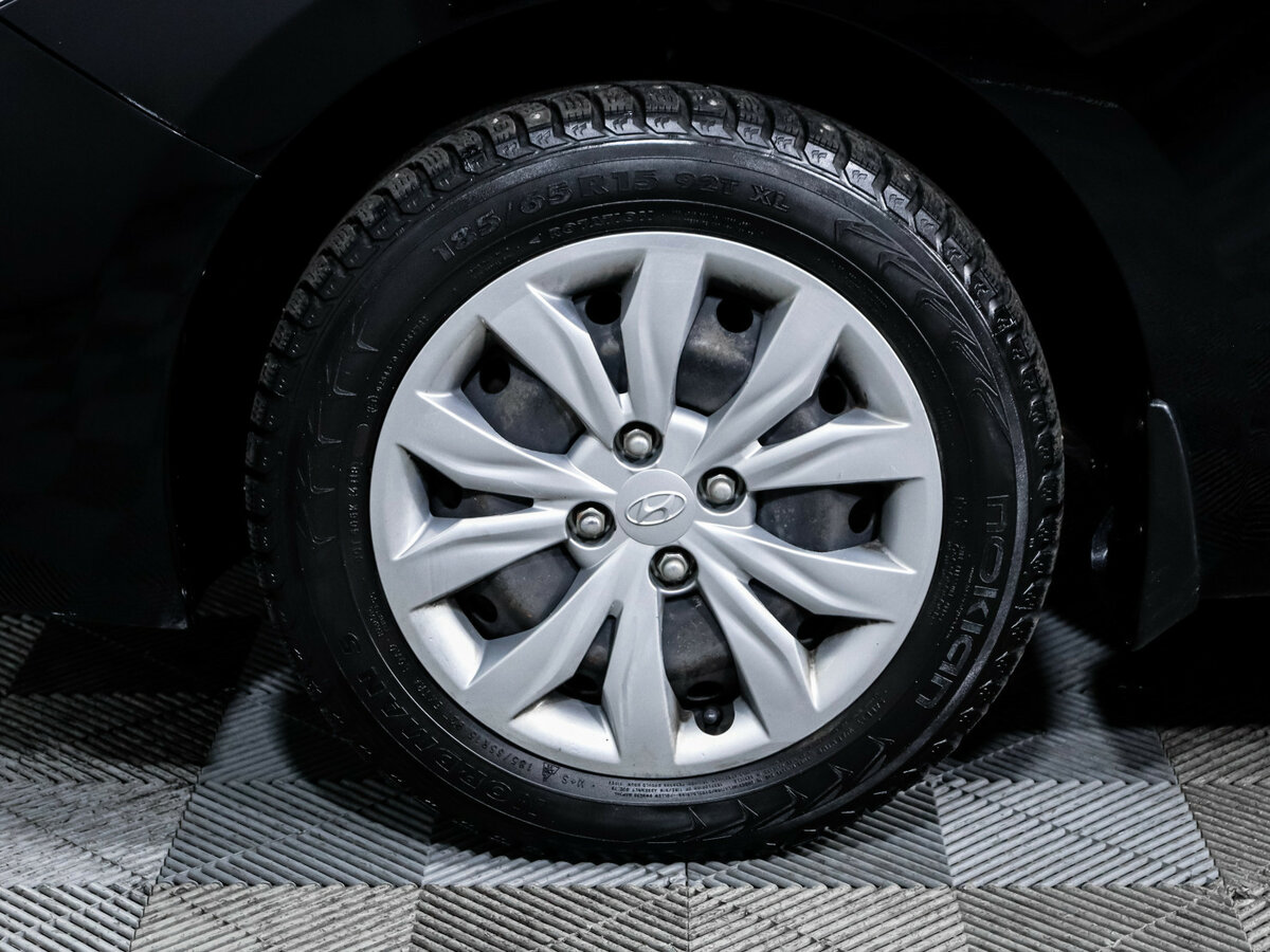 Hyundai Solaris с пробегом — 2018 год. Фото: #12