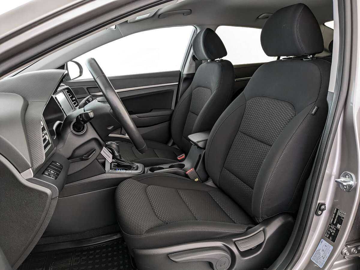 Hyundai Elantra с пробегом — 2019 год. Фото: #15