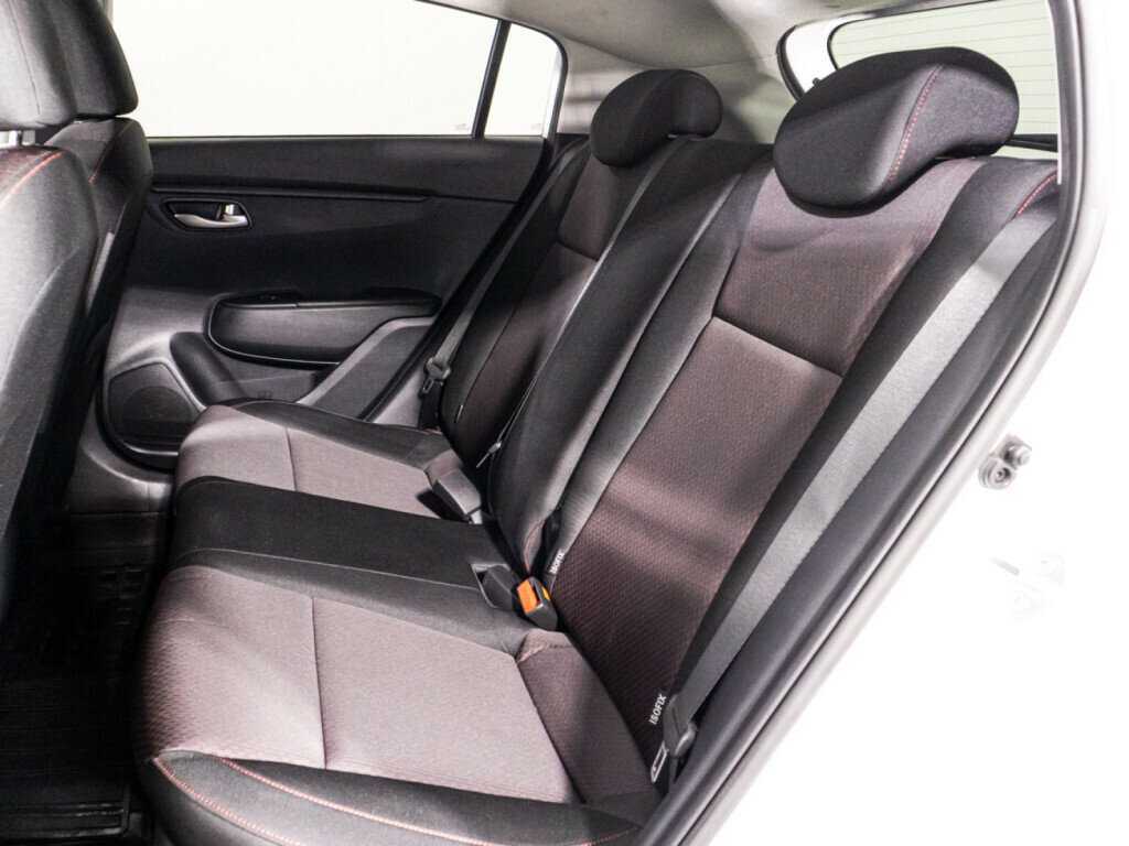 Kia Rio с пробегом — 2021 год. Фото: #10