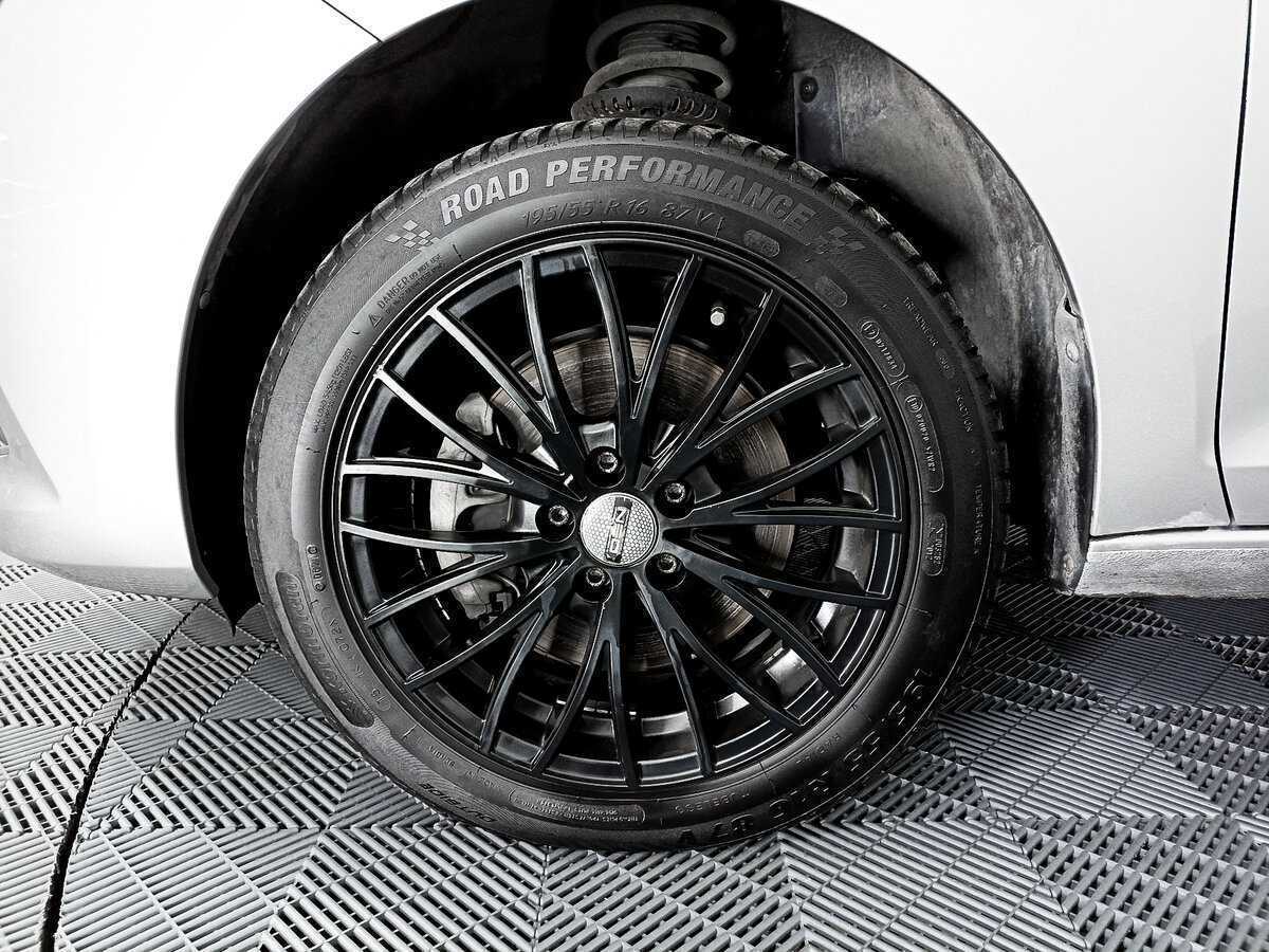 Skoda Rapid с пробегом — 2021 год. Фото: #17