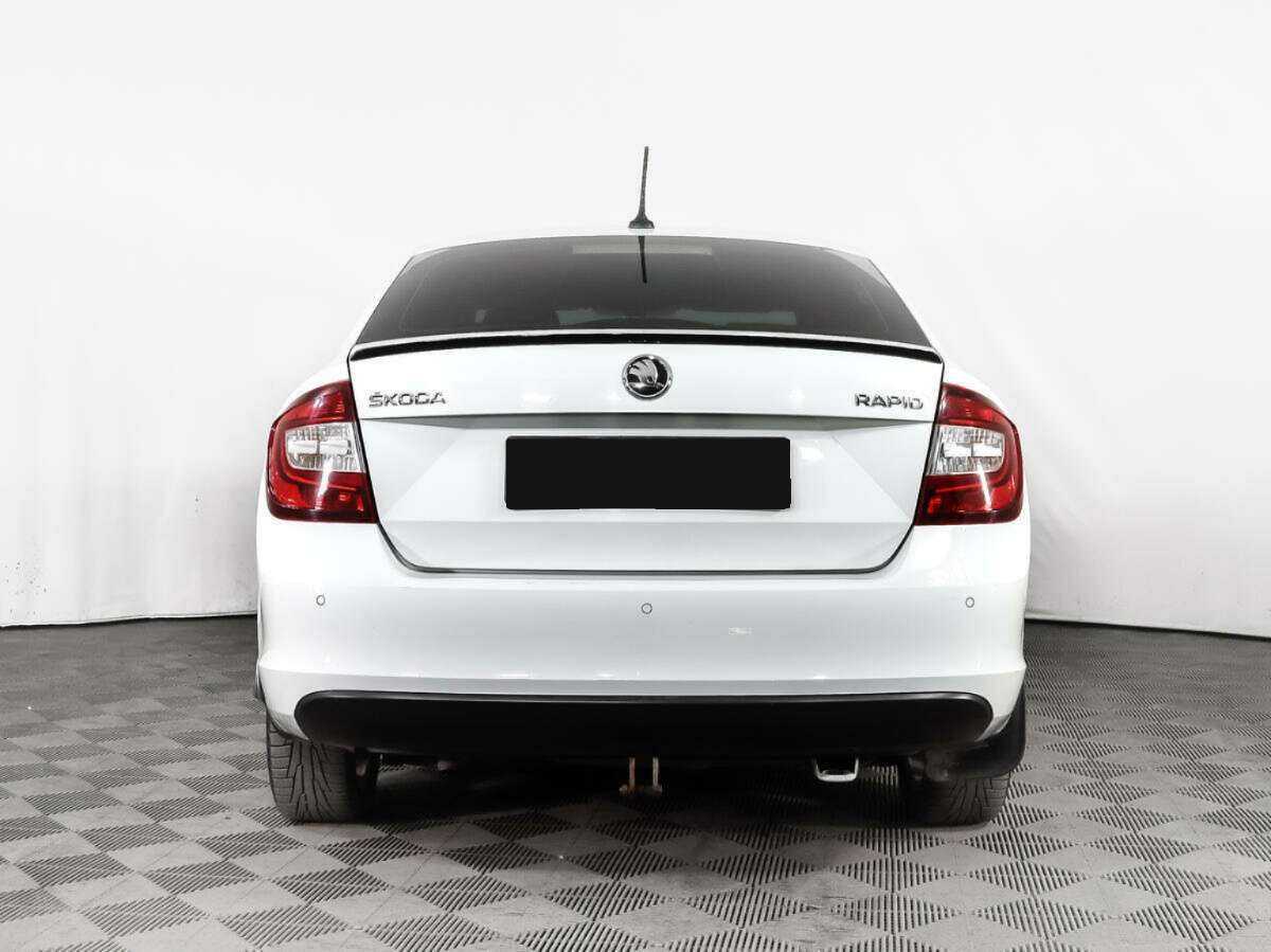Skoda Rapid с пробегом — 2017 год. Фото: #3