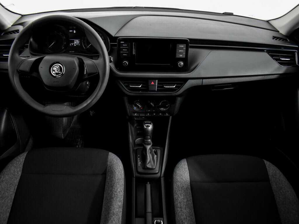Skoda Rapid с пробегом — 2021 год. Фото: #9