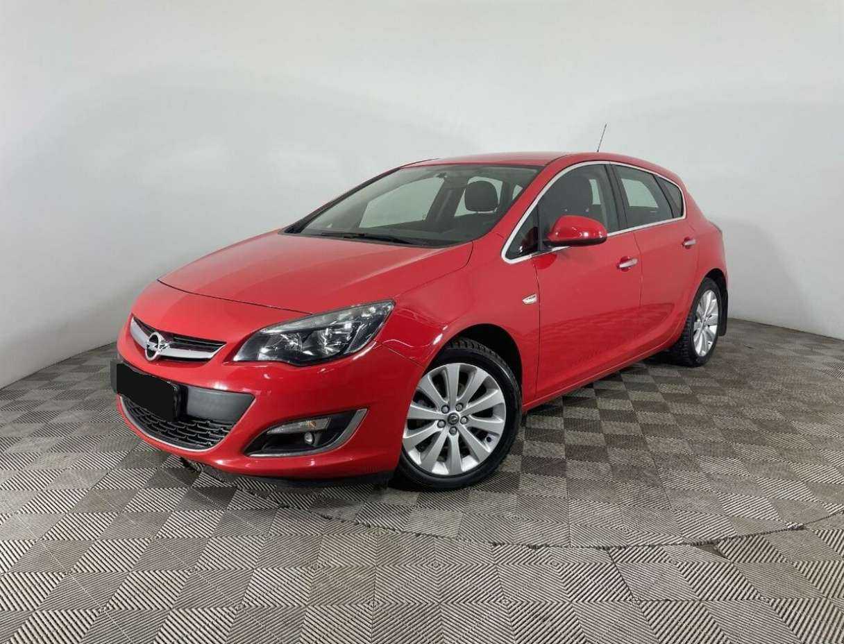Opel Astra с пробегом — 2013 год. Фото: #0
