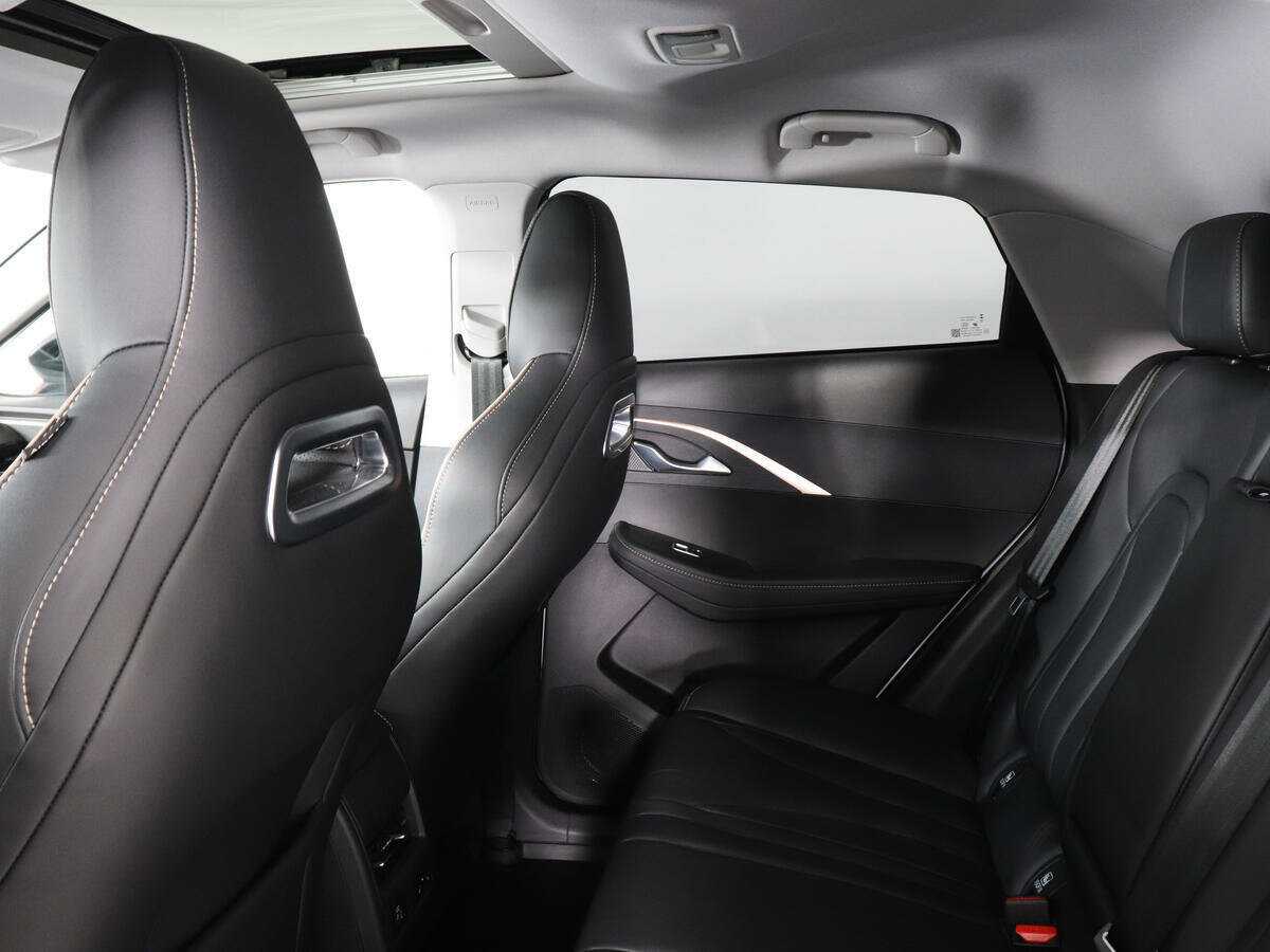 OMODA C5 с пробегом — 2023 год. Фото: #12