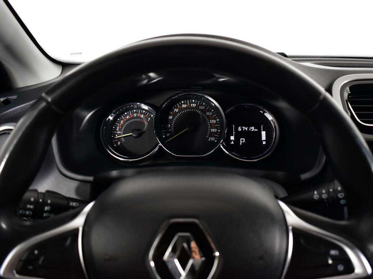 Renault Sandero с пробегом — 2019 год. Фото: #10