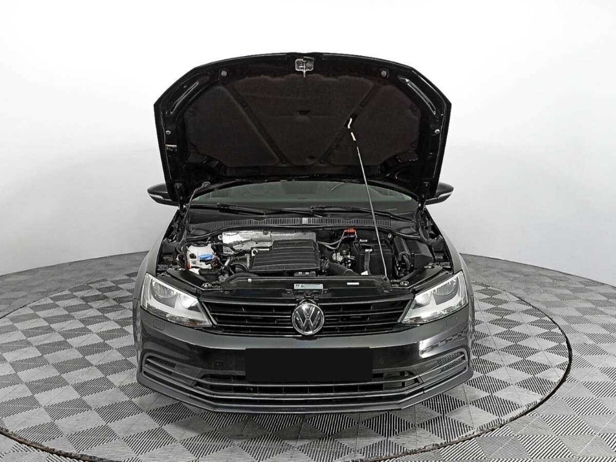 Volkswagen Jetta с пробегом — 2018 год. Фото: #7