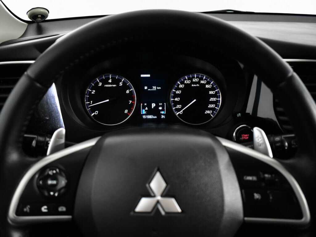 Mitsubishi Outlander с пробегом — 2012 год. Фото: #10