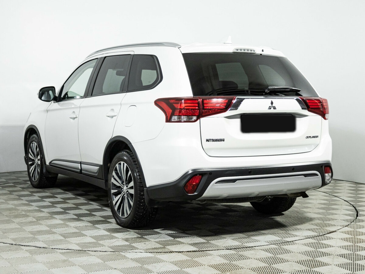 Mitsubishi Outlander с пробегом — 2018 год. Фото: #5