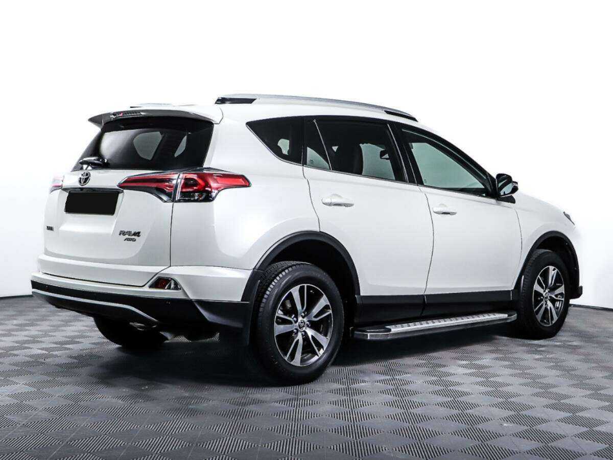 Toyota RAV4 с пробегом — 2018 год. Фото: #4