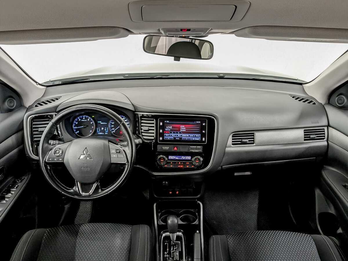 Mitsubishi Outlander с пробегом — 2018 год. Фото: #13