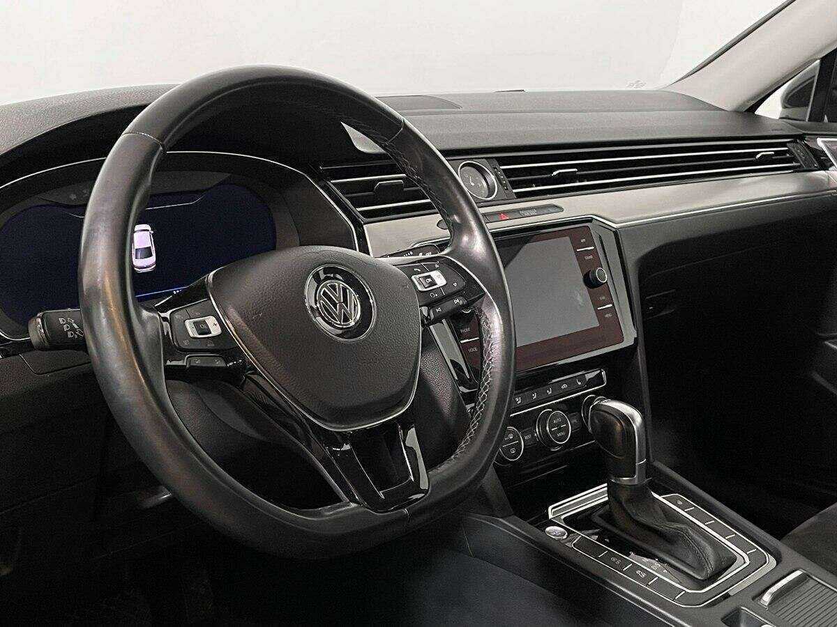 Volkswagen Passat с пробегом — 2017 год. Фото: #13