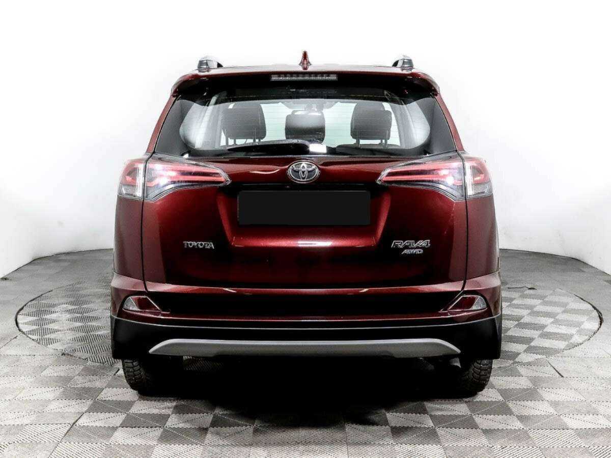Toyota RAV4 с пробегом — 2016 год. Фото: #4