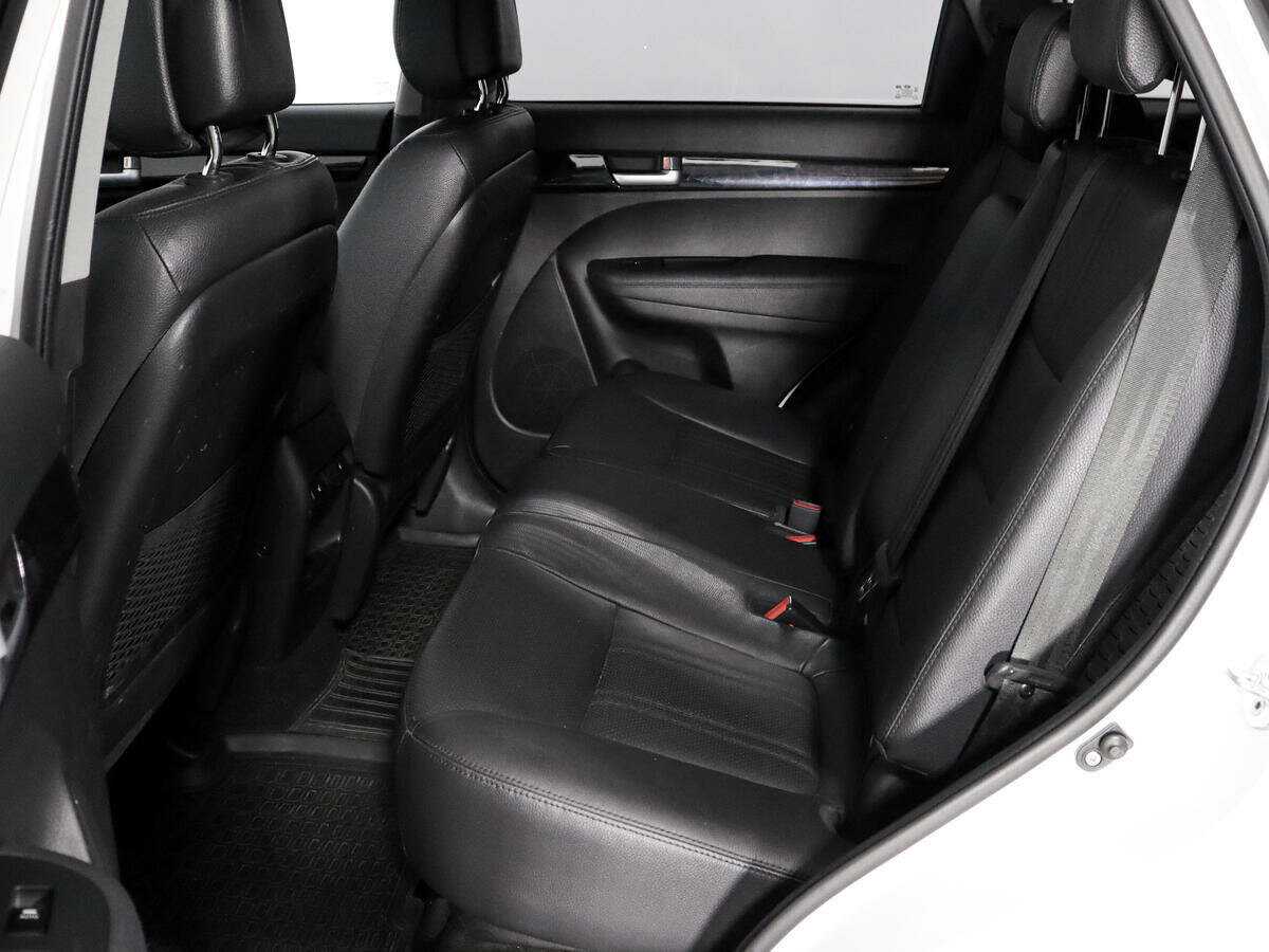 Kia Sorento с пробегом — 2015 год. Фото: #11