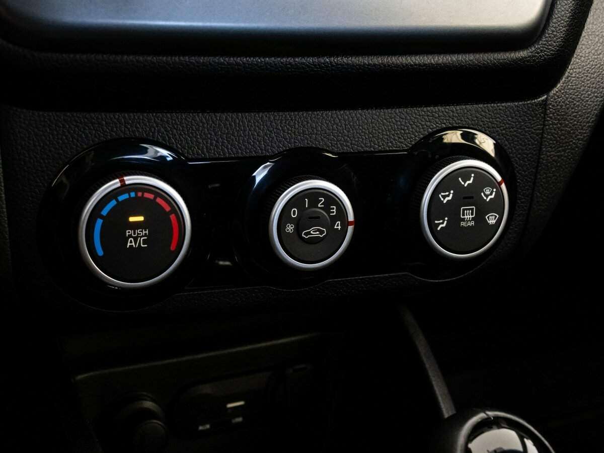 Kia Rio с пробегом — 2015 год. Фото: #10