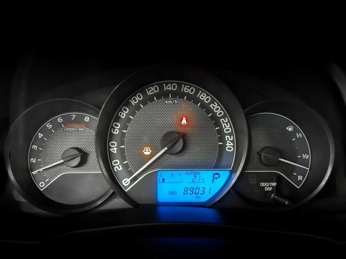 Toyota Corolla с пробегом — 2014 год. Фото: #12