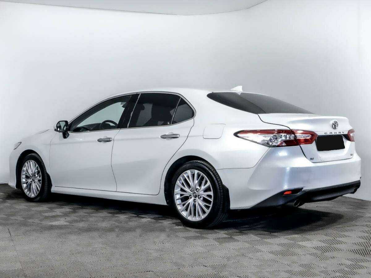 Toyota Camry с пробегом — 2018 год. Фото: #5
