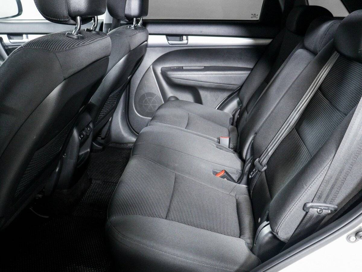 Kia Sorento с пробегом — 2015 год. Фото: #9