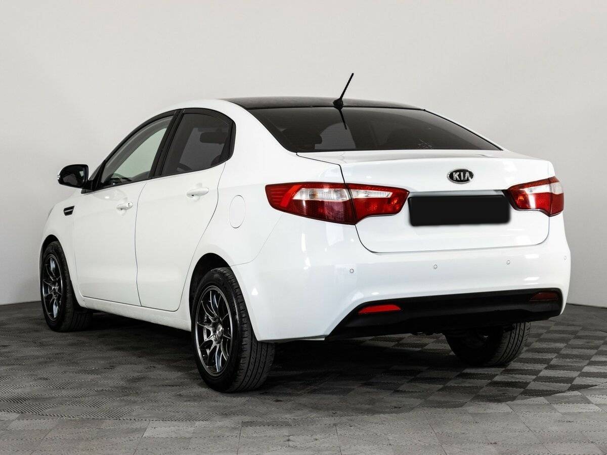 Kia Rio с пробегом — 2012 год. Фото: #5