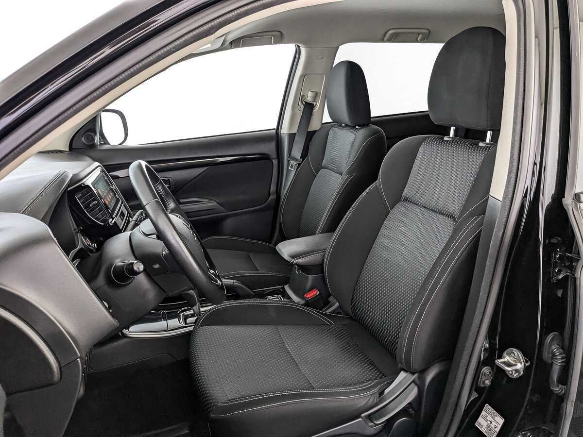 Mitsubishi Outlander с пробегом — 2019 год. Фото: #15