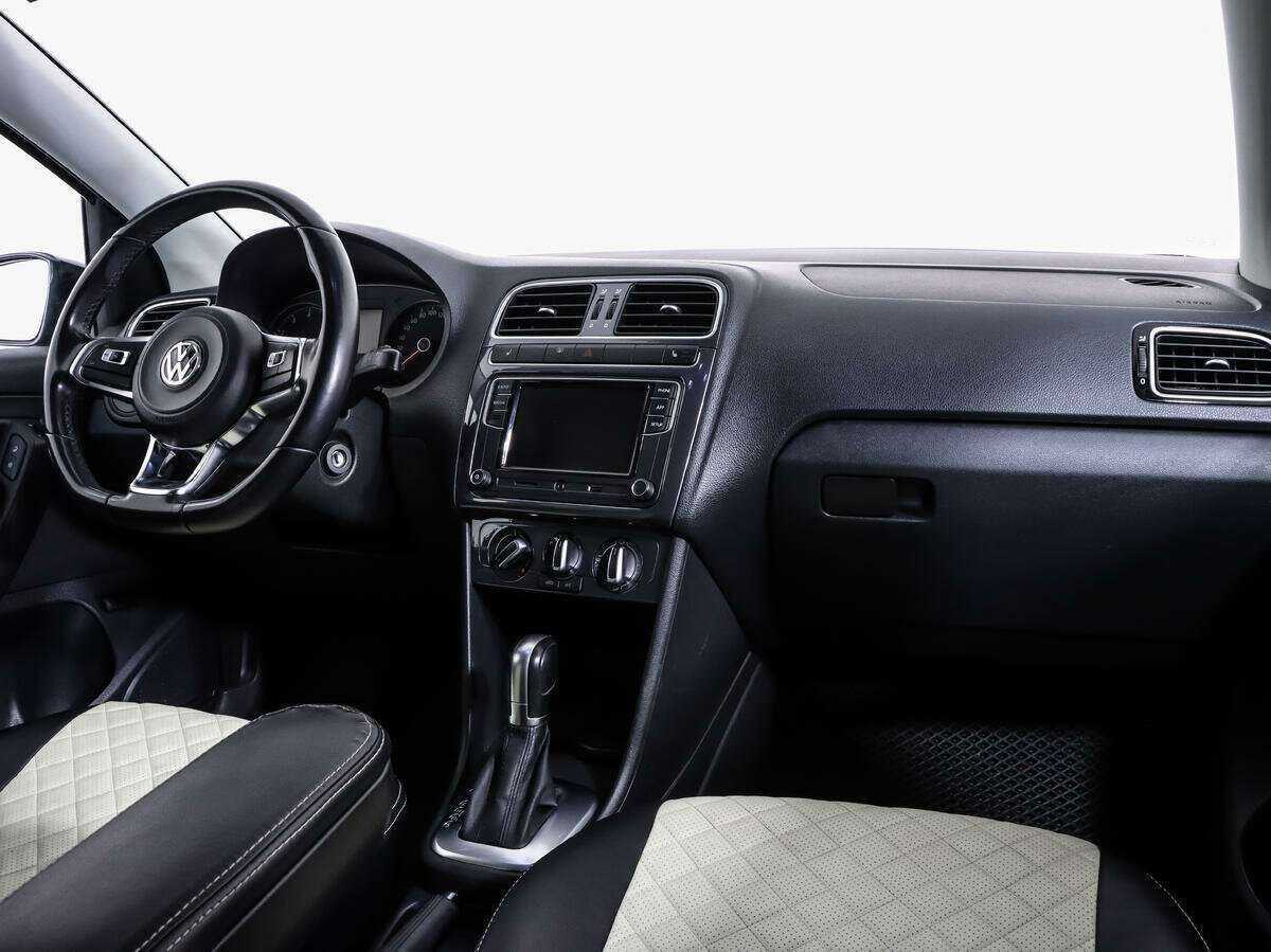 Volkswagen Polo с пробегом — 2020 год. Фото: #8