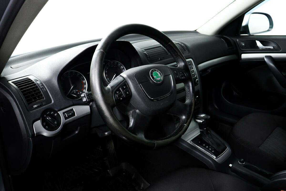 Skoda Octavia с пробегом — 2012 год. Фото: #12