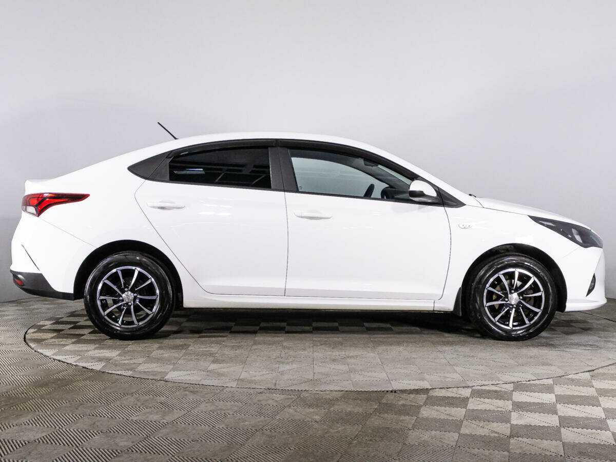 Hyundai Solaris с пробегом — 2021 год. Фото: #3