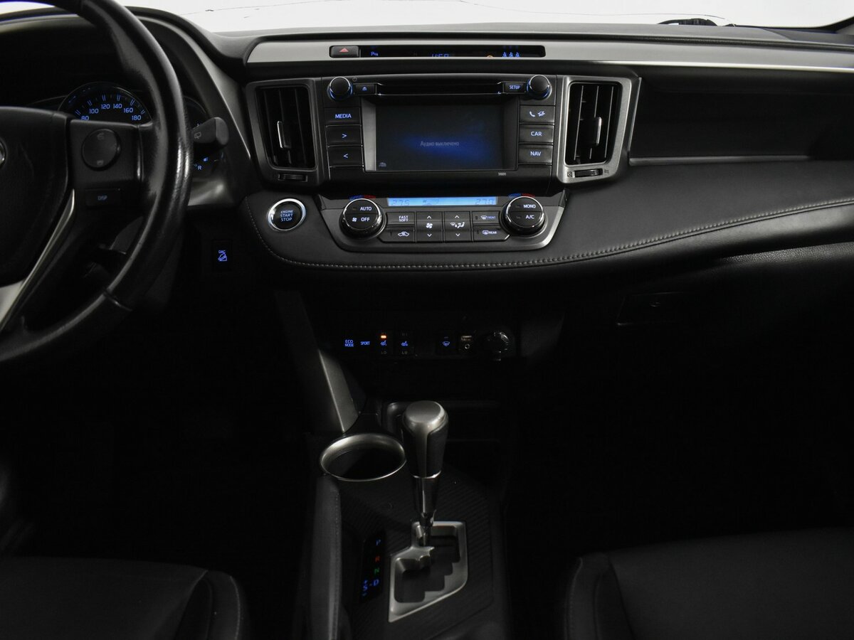 Toyota RAV4 с пробегом — 2015 год. Фото: #15