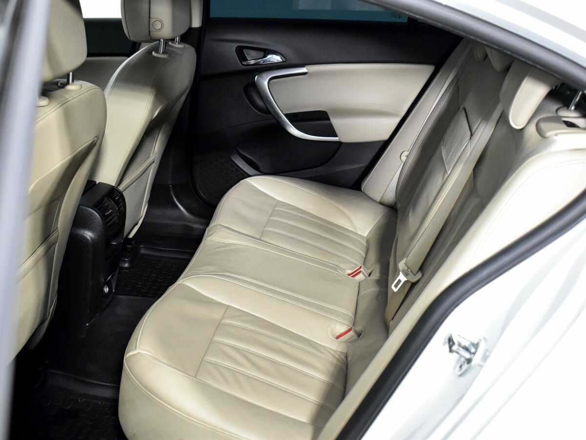 Opel Insignia с пробегом — 2014 год. Фото: #9