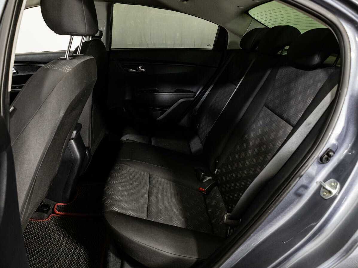 Kia Rio с пробегом — 2019 год. Фото: #9