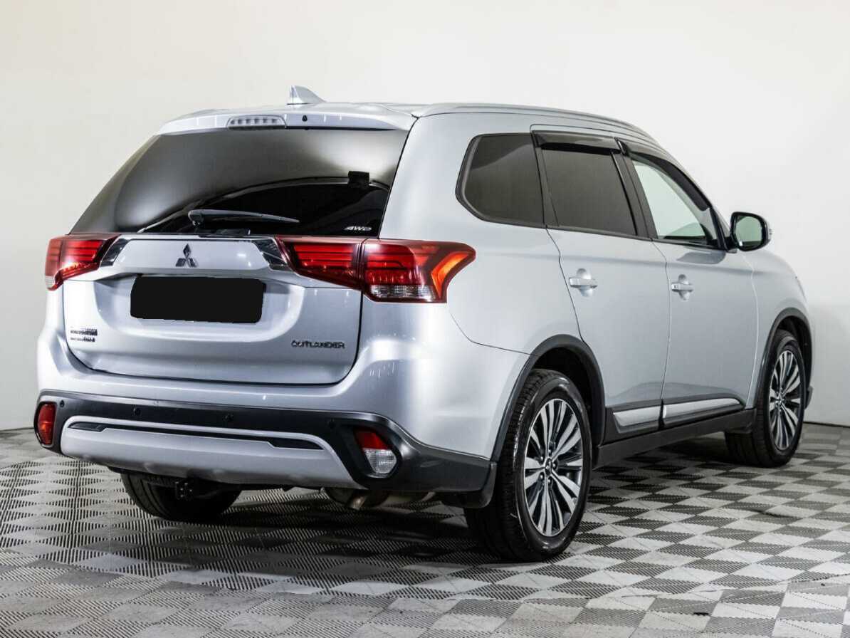 Mitsubishi Outlander с пробегом — 2019 год. Фото: #3