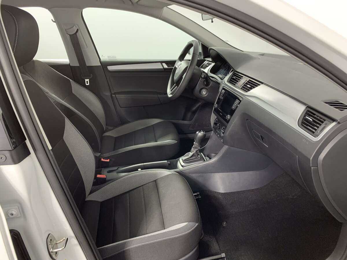 Skoda Rapid с пробегом — 2019 год. Фото: #12