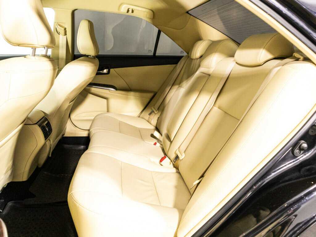 Toyota Camry с пробегом — 2017 год. Фото: #8