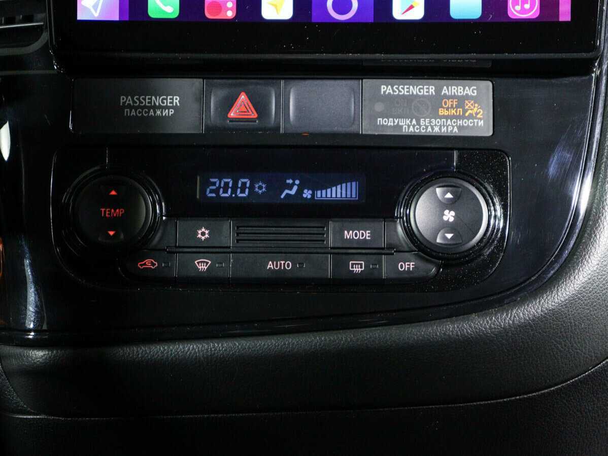 Mitsubishi Outlander с пробегом — 2015 год. Фото: #13