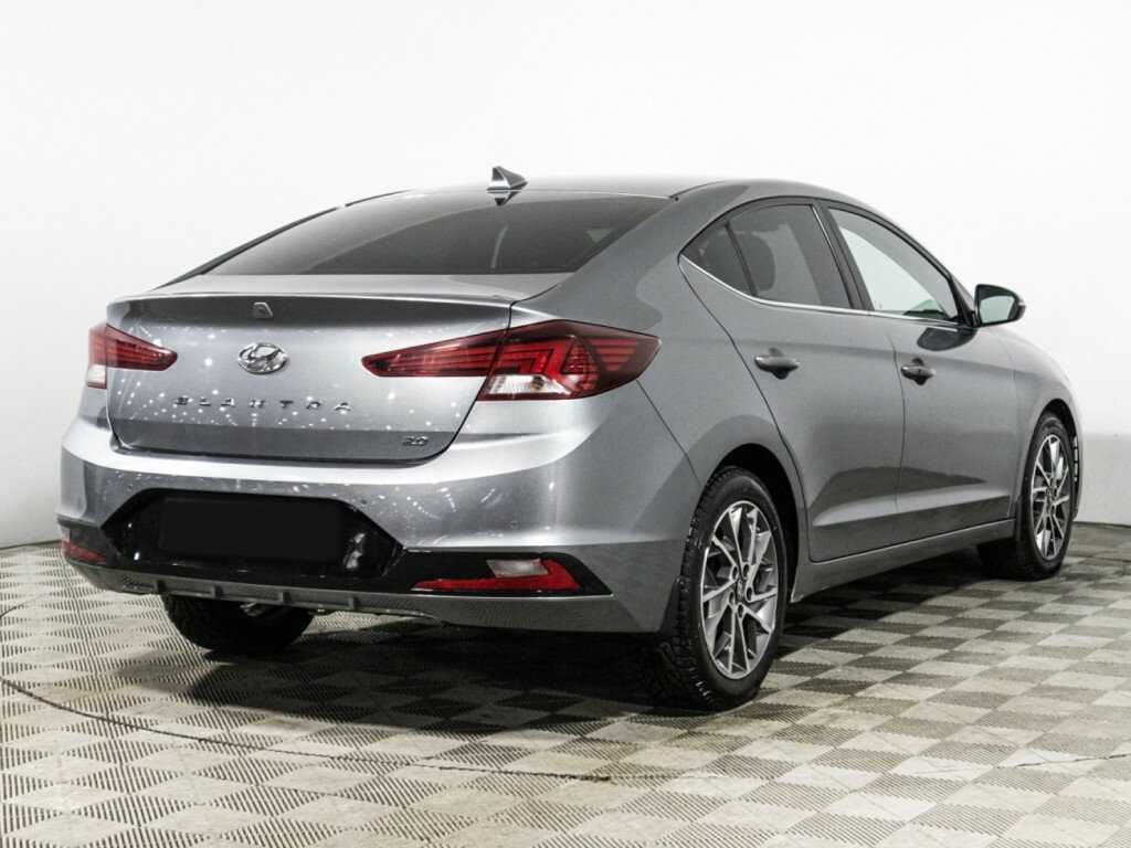 Hyundai Elantra с пробегом — 2019 год. Фото: #4