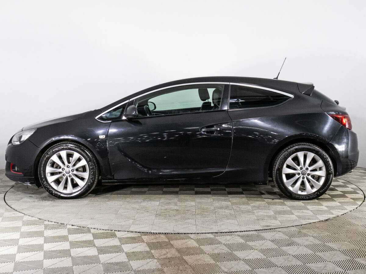 Opel Astra с пробегом — 2012 год. Фото: #7