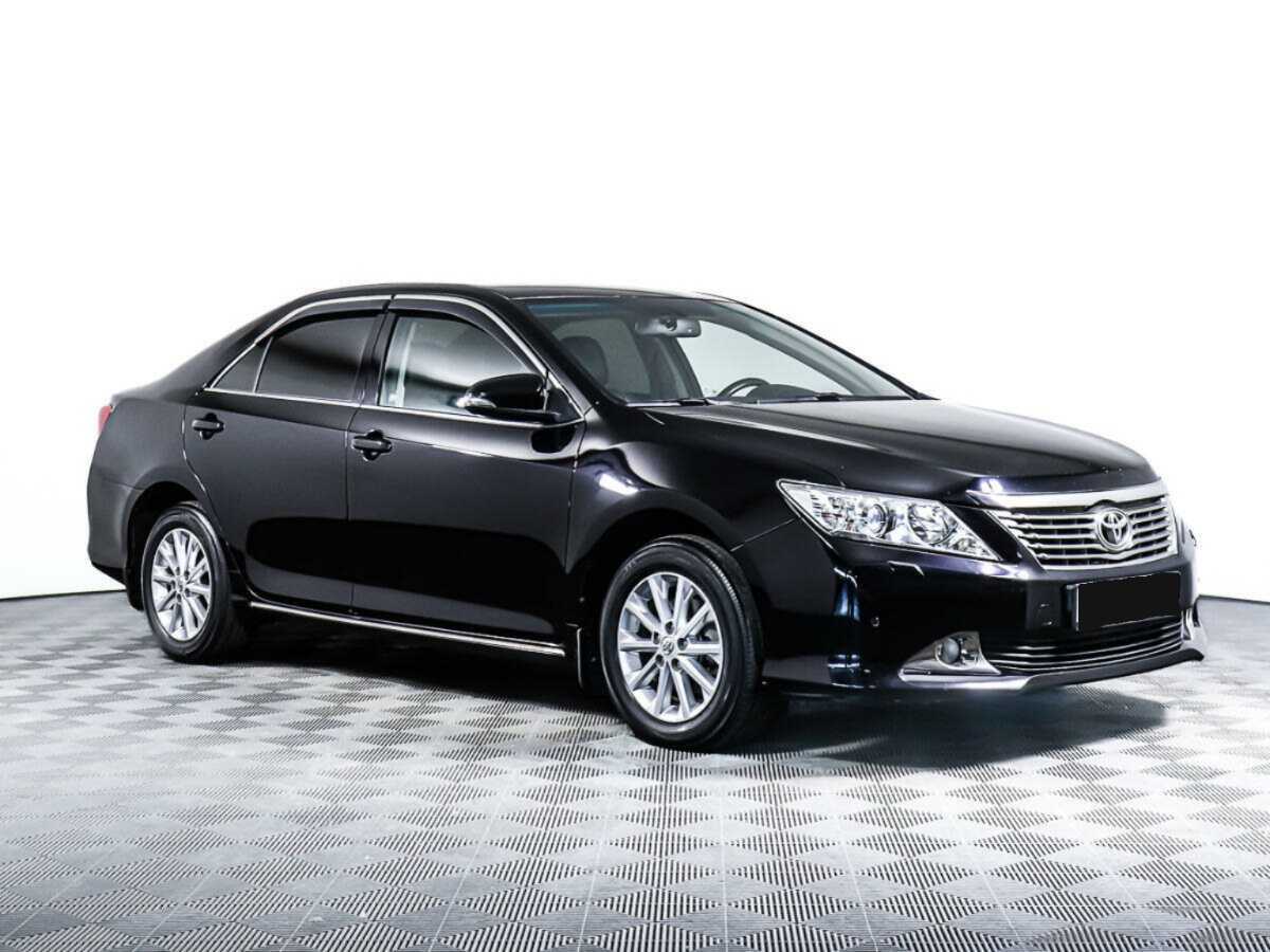 Toyota Camry с пробегом — 2014 год. Фото: #2