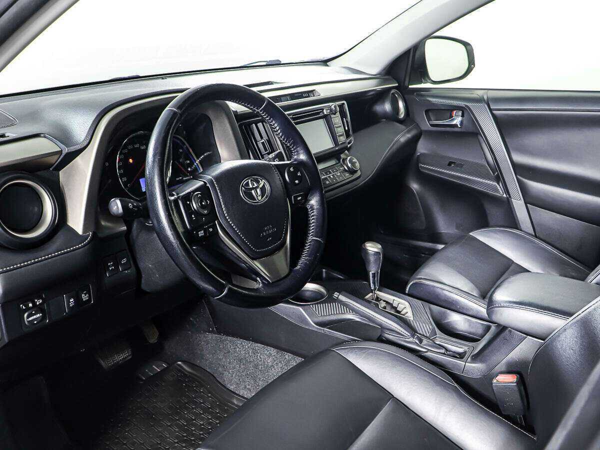 Toyota RAV4 с пробегом — 2014 год. Фото: #11