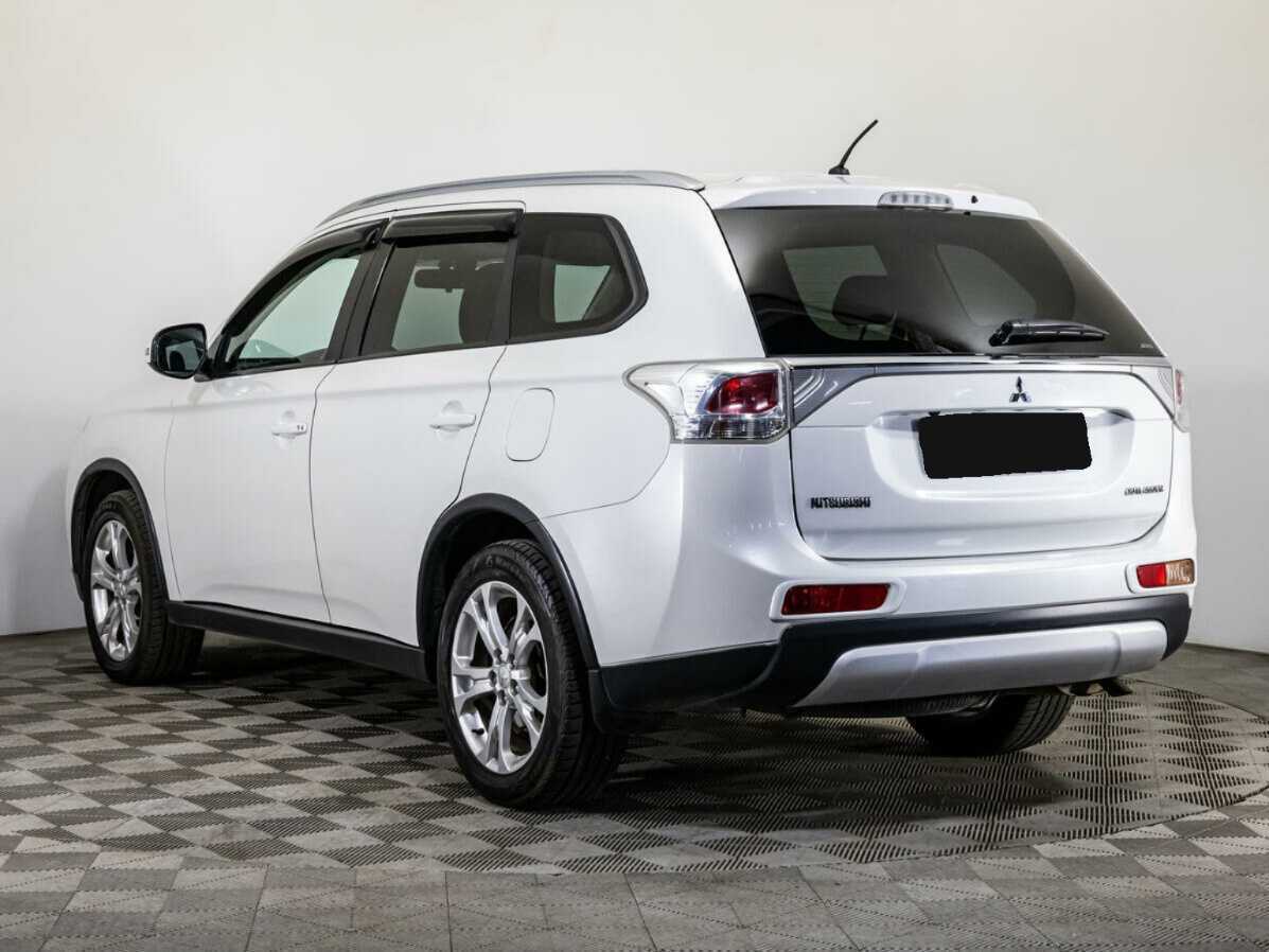 Mitsubishi Outlander с пробегом — 2014 год. Фото: #6